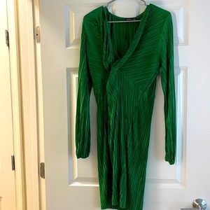 Ruched green pleated dress